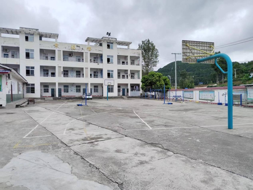 第239所 四川省绵阳市盐亭县永泰镇九游体育(NineGameSports)官方网站任凤小学 第239所 四川省绵阳市盐亭县永泰镇九游体育(NineGameSports)官方网站任凤小学